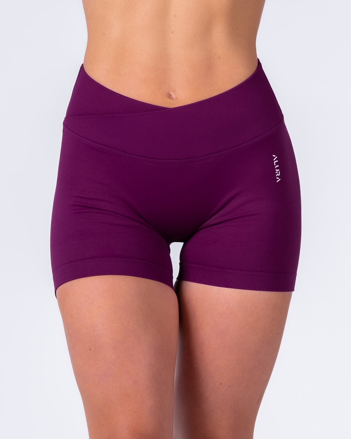 Captivate X-Cut Shorts